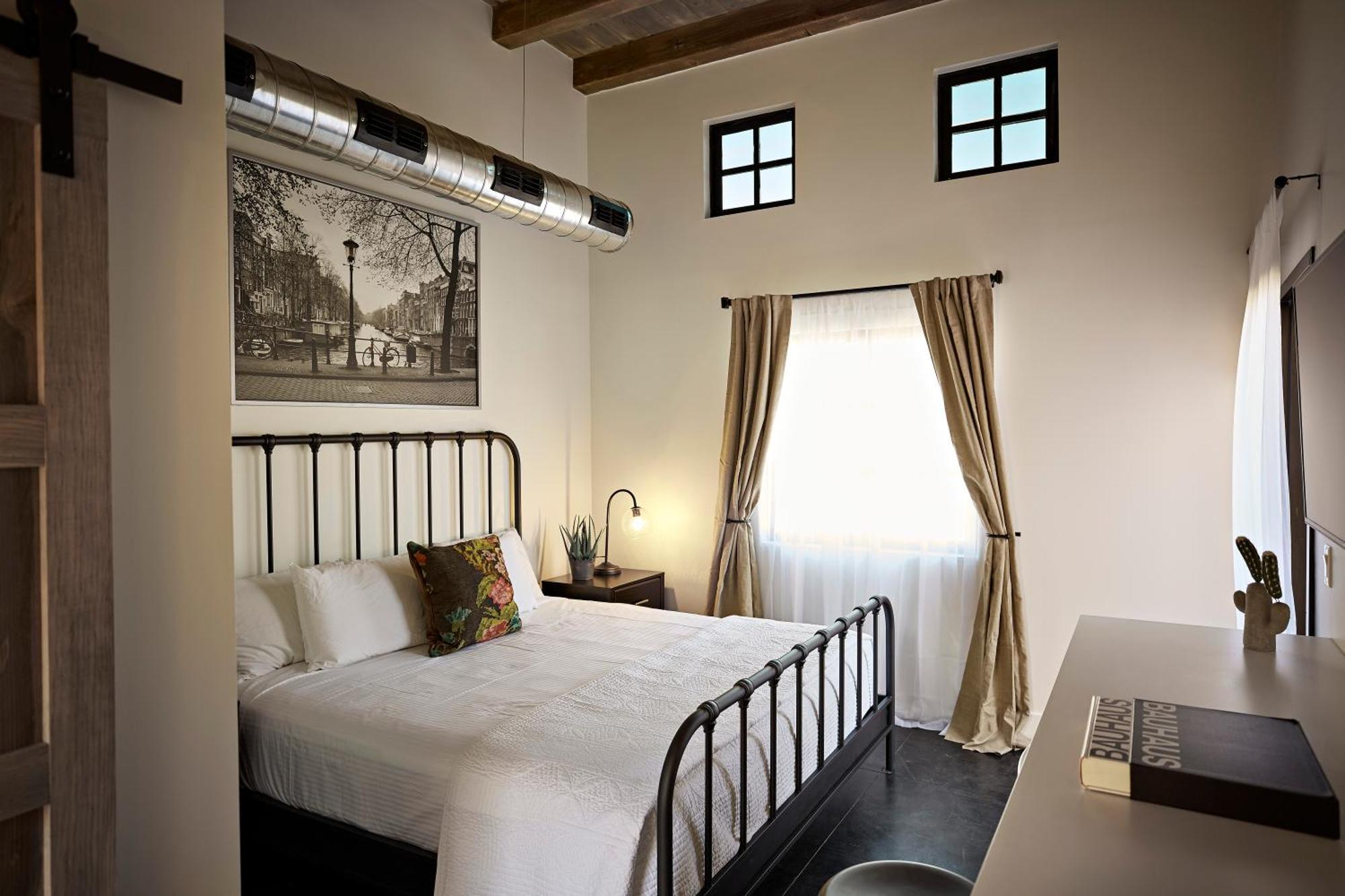 Bespoke Pensão Scottsdale
